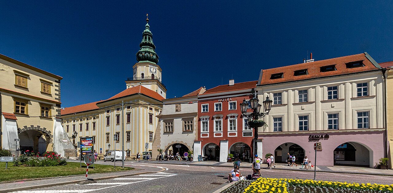 Vánoční trhy Kroměříž 2026: Šťastné a veselé na Velkém náměstí 29. 11.–23. 12. a advent na zámku