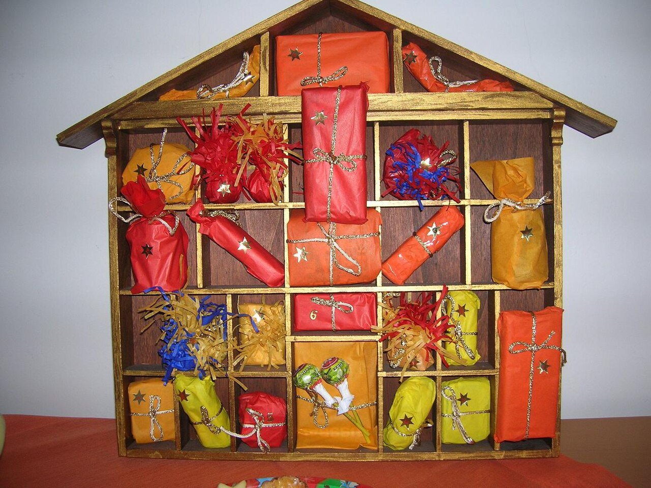 Co dát do adventního kalendáře pro dospělé: 50 nápadů